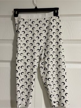 Women White Leggings with Black Crescent Print